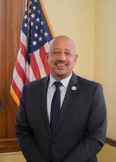 Alcalde de Lawrence Massachusetts, Brian de Peña del partido democrata, es apresado por el FBI y acusado de lavado de dinero y fraude electronico.